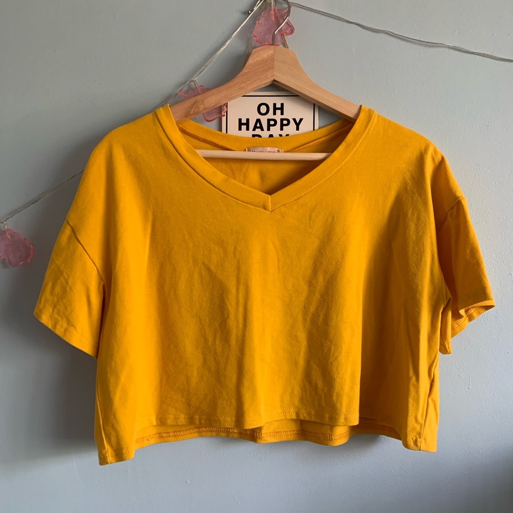 💕yesstyle crop yellow tee💕